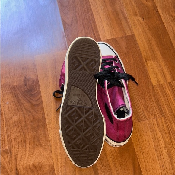 Trendy Fuchsia and Black High-Top Sneakers - Picture 7 of 15